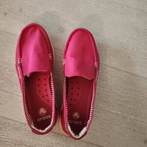 CROCS Women's Hot Pink Loafers